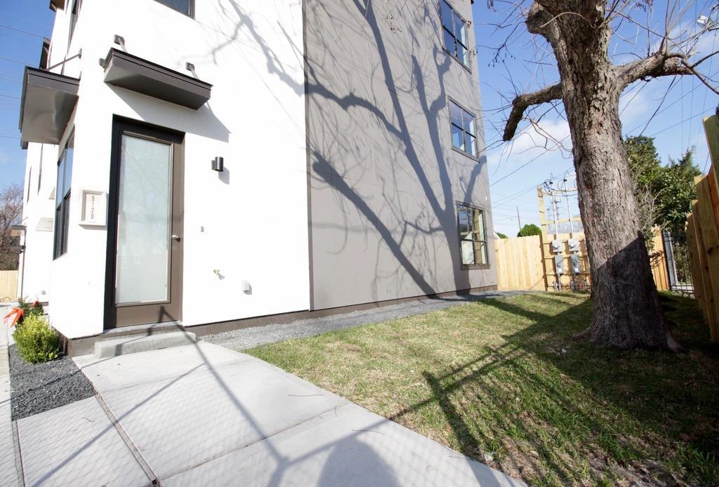 Elysian Park Villas 1